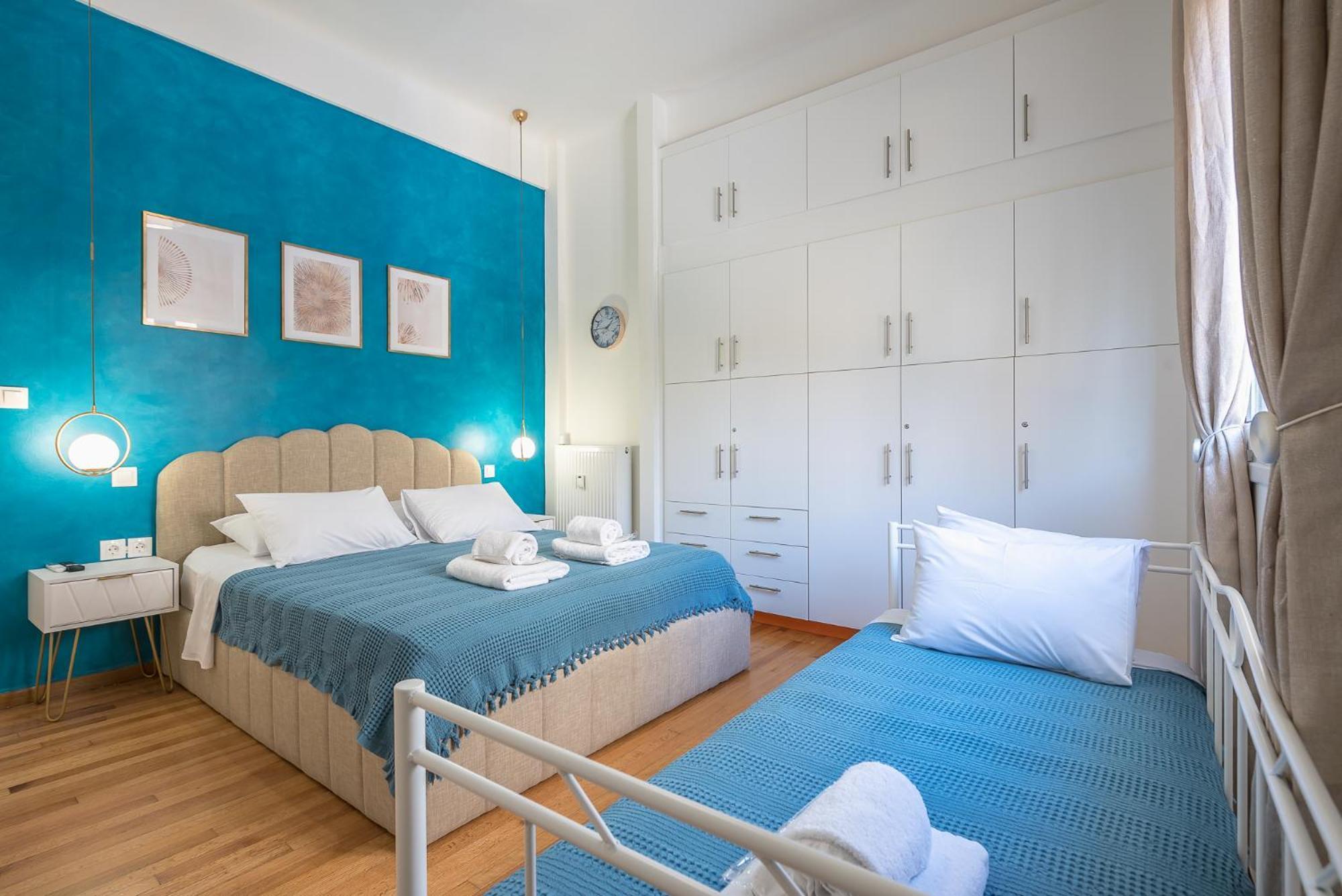 Modern 200m From Acropolis 100mbps Netflix Athens