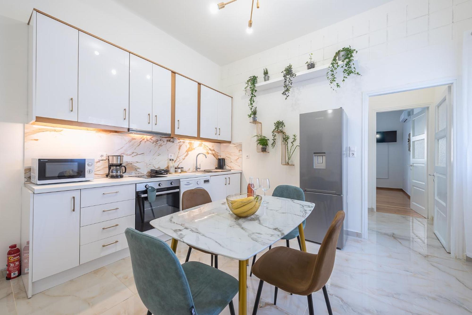 Modern 200m From Acropolis 100mbps Netflix Apartment