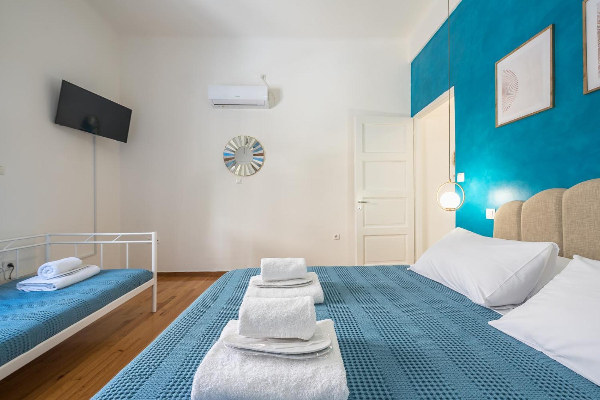 Modern 200m From Acropolis 100mbps Netflix * Athens