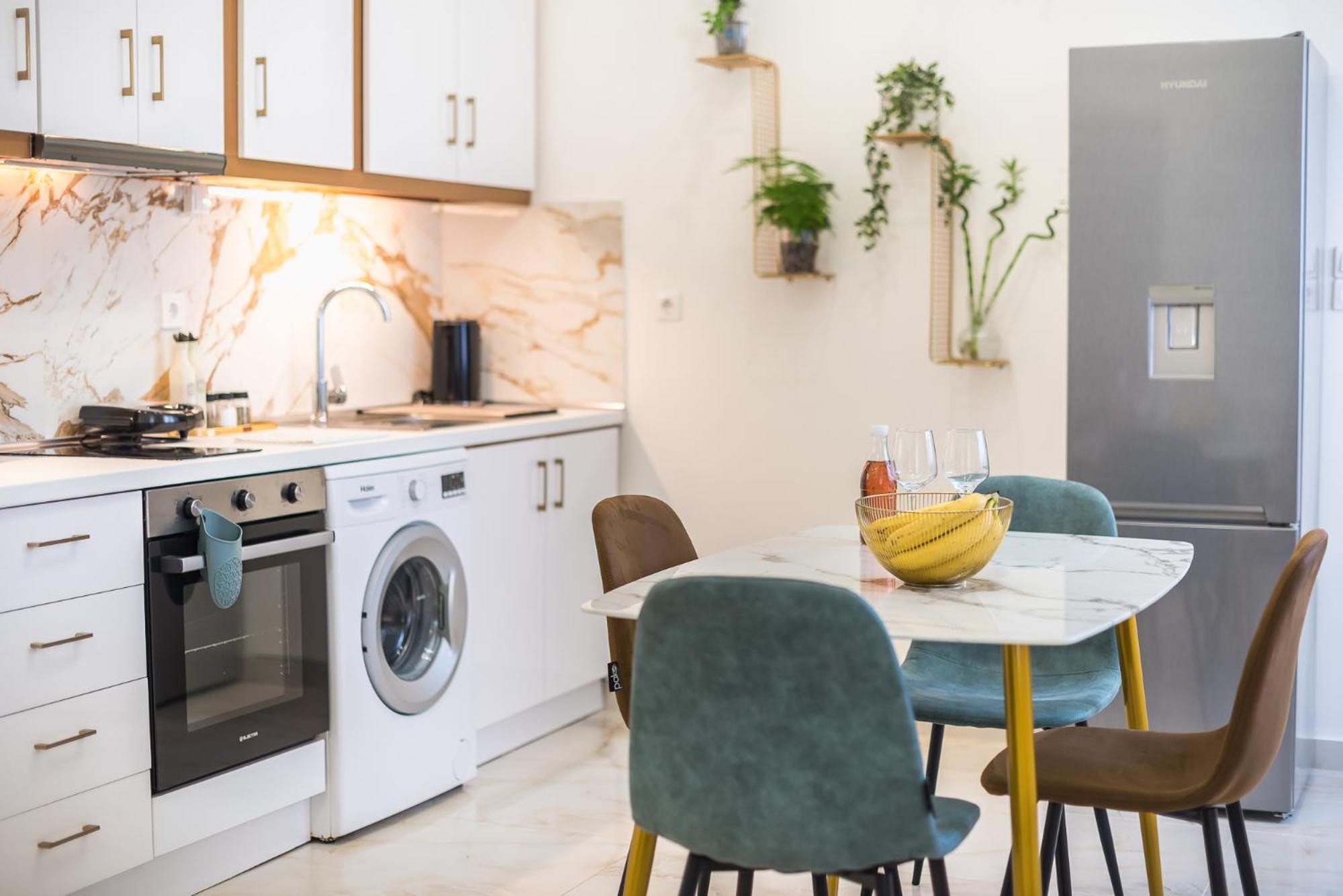 Modern 200m From Acropolis 100mbps Netflix Apartment