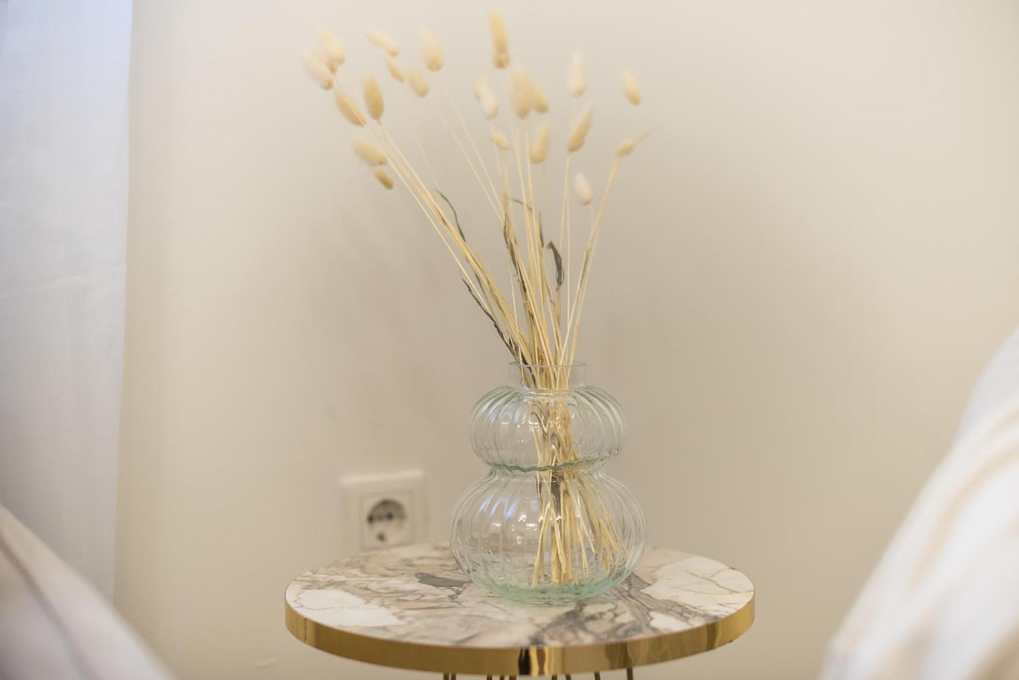 Modern 200m From Acropolis 100mbps Netflix Apartment *
